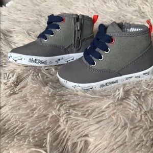 Carter’s toddler boy shoe.